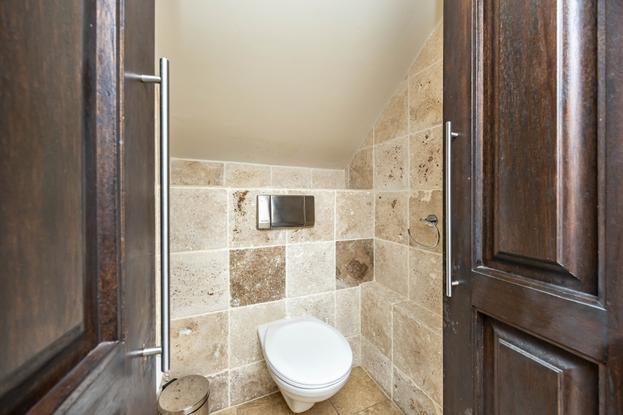 4 Bedroom Property for Sale in Beacon Bay Eastern Cape